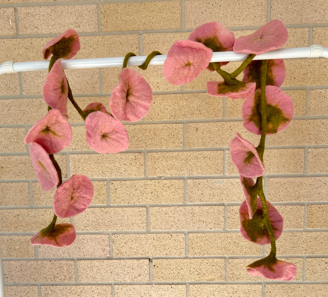 Blooming Felt Flower Garland