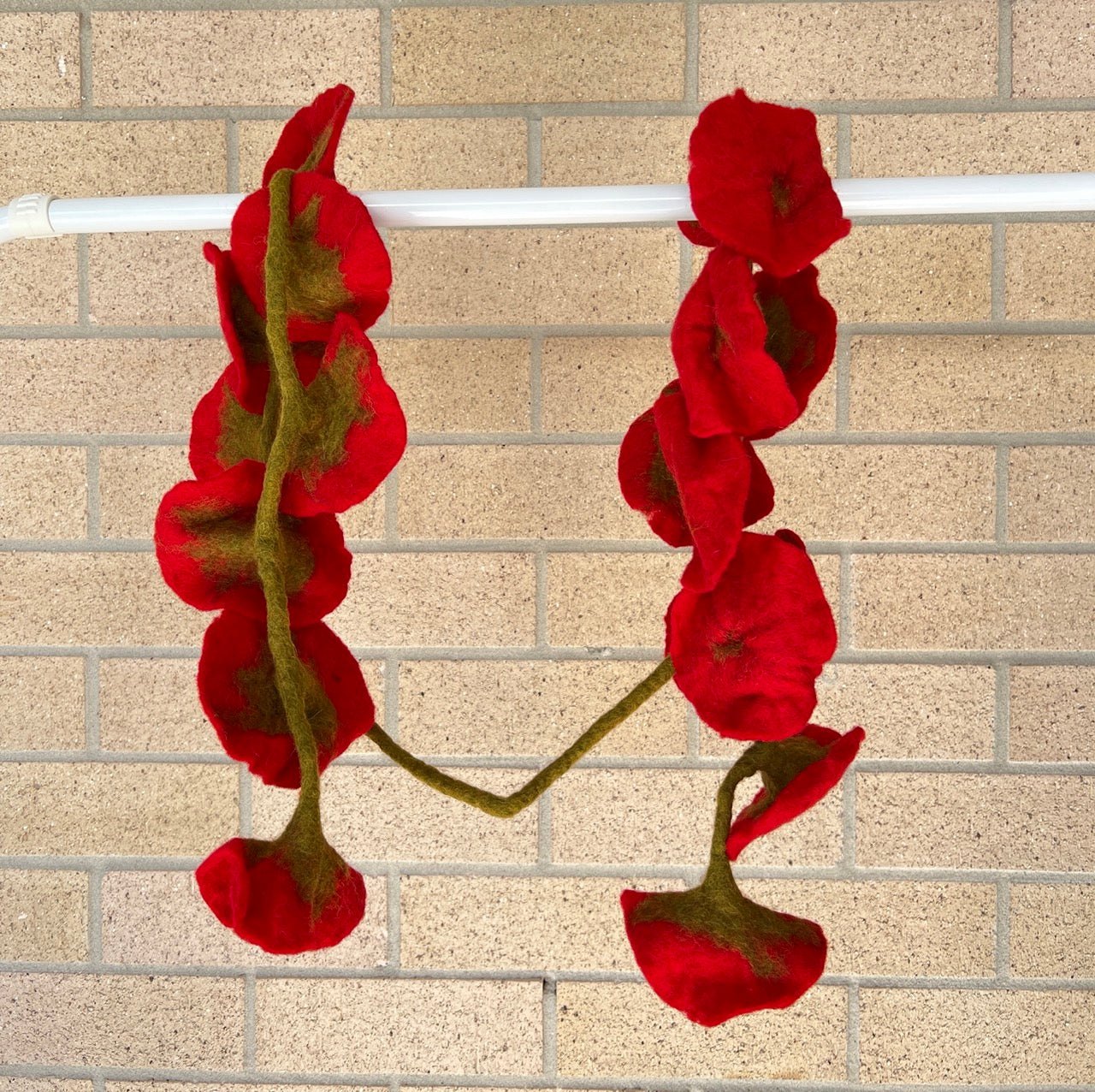 Blooming Felt Flower Garland