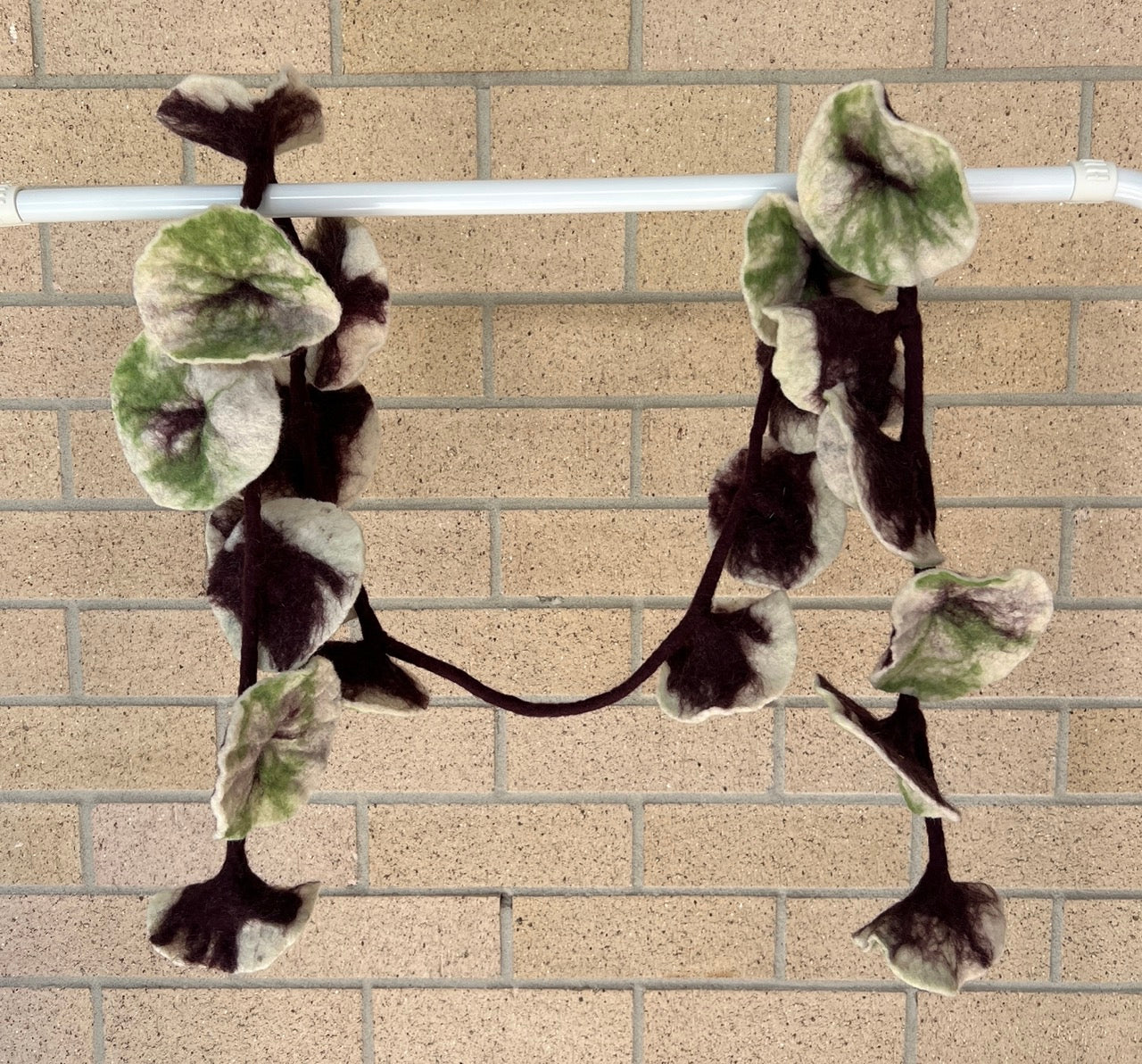 Blooming Felt Flower Garland