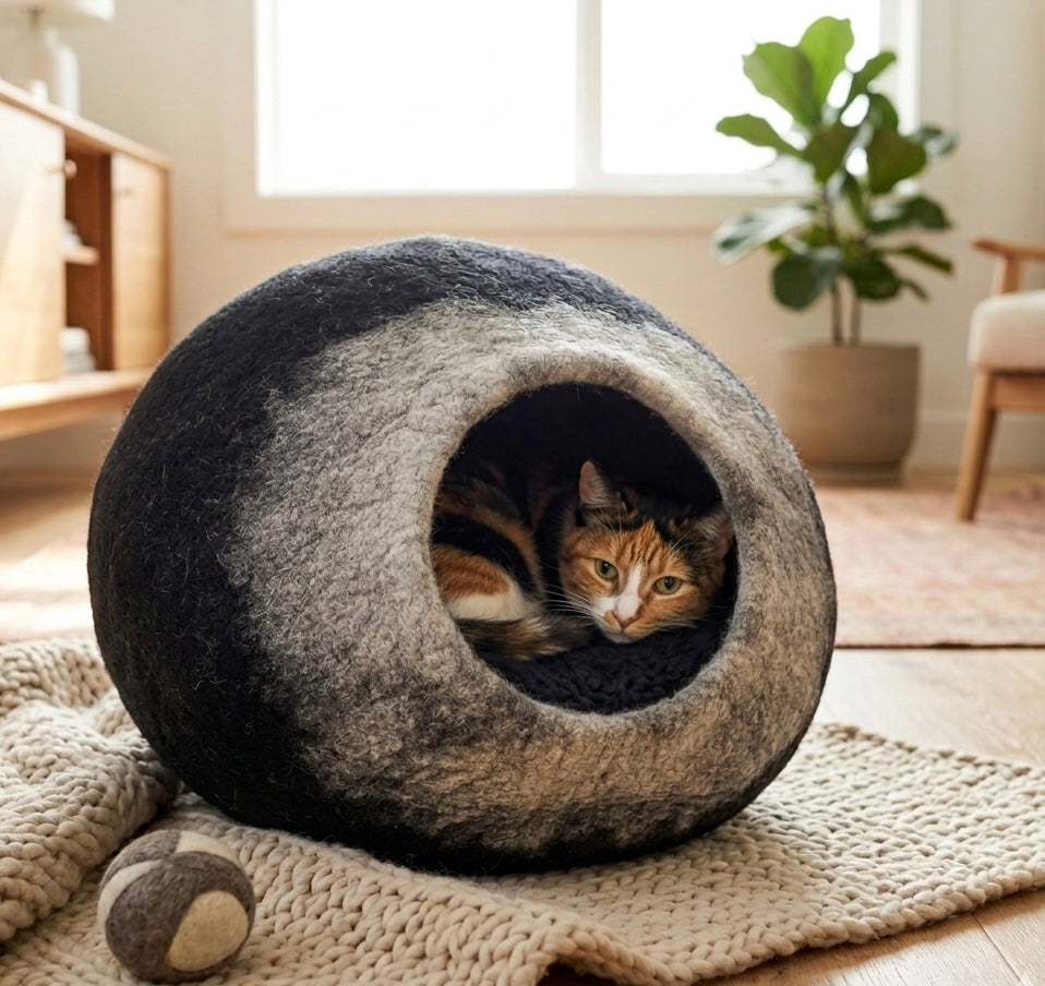 Felt Cat Cave – Shadow Moon Design